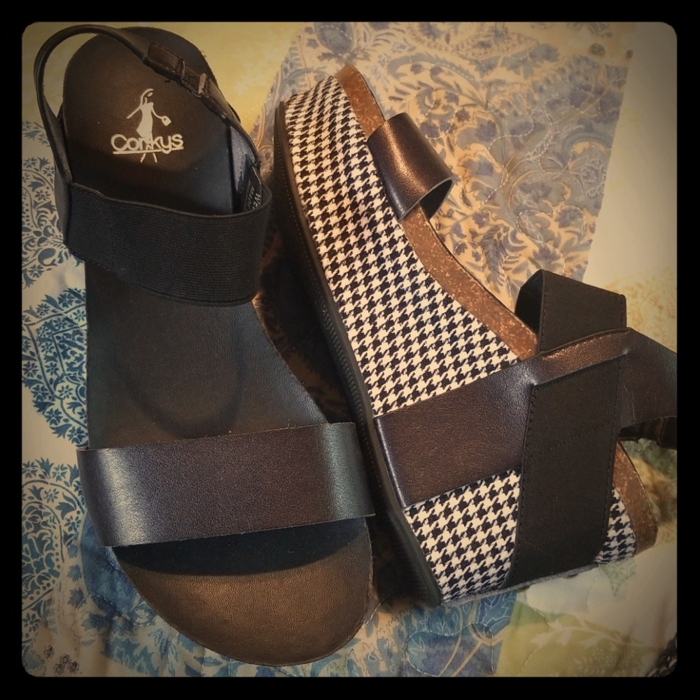 Houndstooth corkys wedges